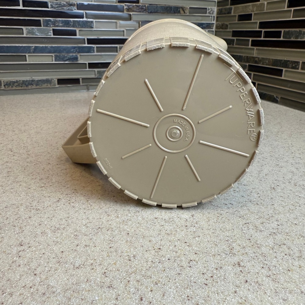 Vintage Tupperware 800-6 Almond Beige Plastic Beverage Pitcher 2 Quart NO LID - Picture 3 of 12